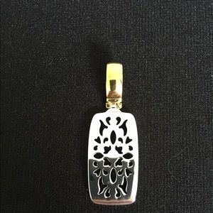 Premier Designs “Chic” Pendant